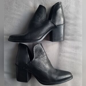 Steve Madden Black Heeled Boots 100% Leather